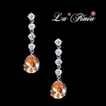 【La Finia】 晶鑽水晶耳環( 五色任選一款)（【La Finia】 晶鑽水晶耳環( 粉嫩橘)）